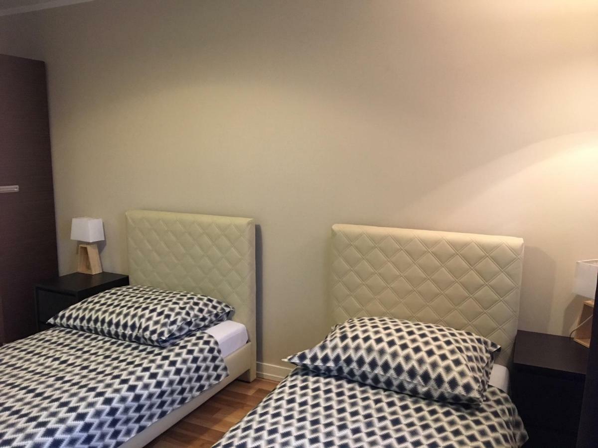 Family & Business Elegant Apartments Rynek Centrum Downtown - 2 Bedroom, Balcony, Parking Kielce Luaran gambar
